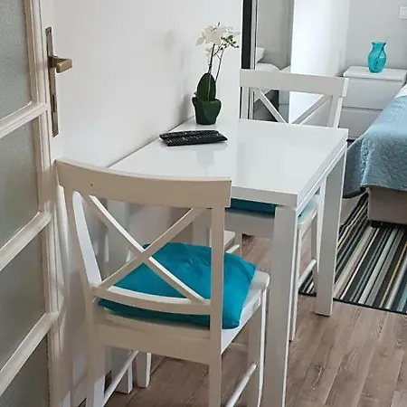 Cherry Queen Apartment Belgrade